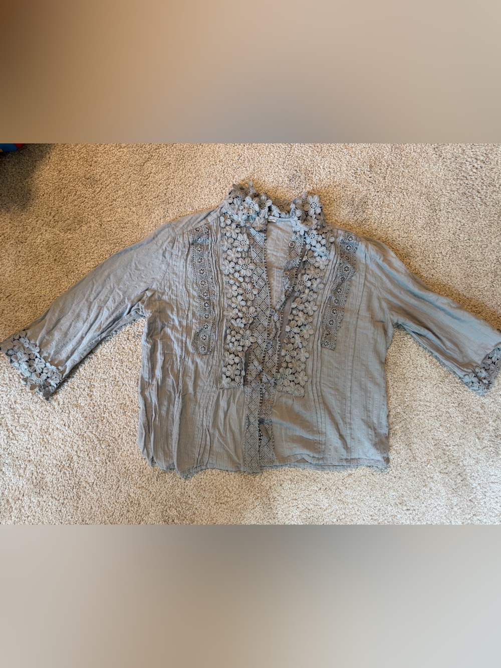 POL Lace-Trim Blouse in Light Gray
